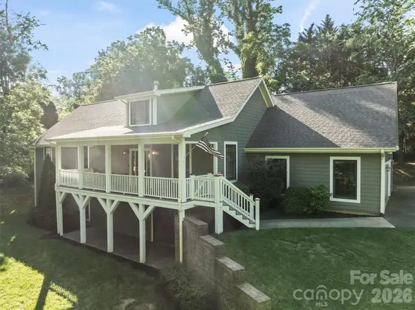 11 Jupiter Hills Drive, Weaverville, NC 28787