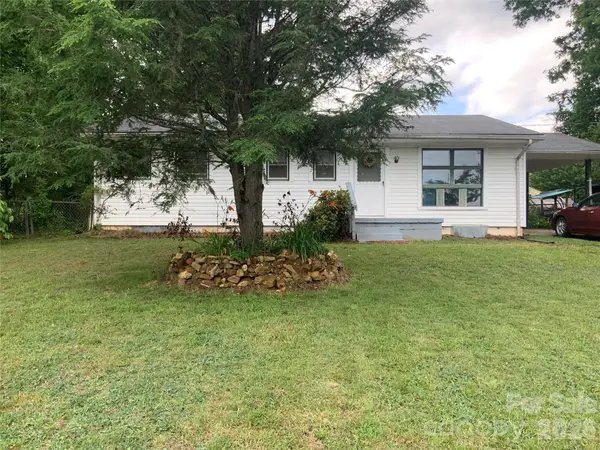 37 Hartshorn Drive, Candler, NC 28715