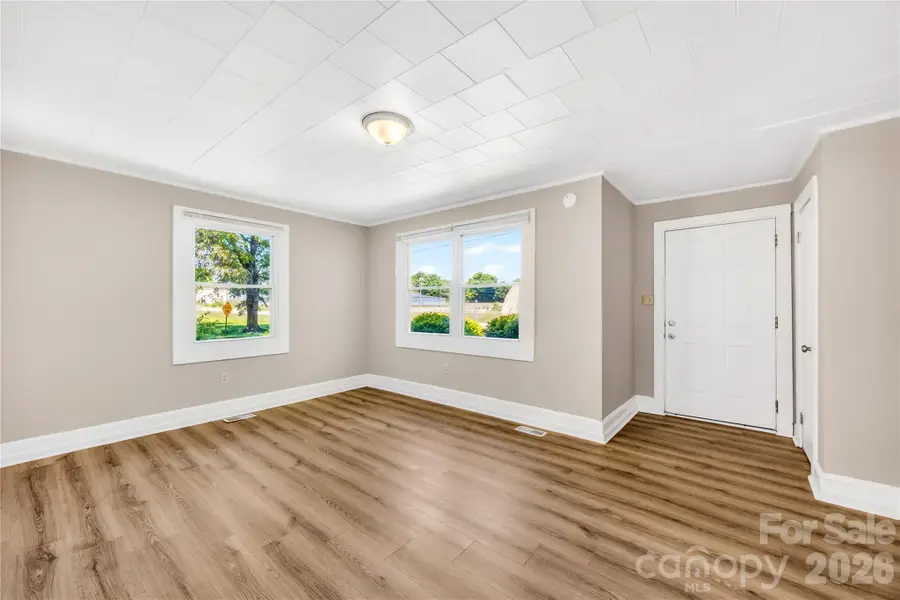 3635 2nd Avenue Sw, Hickory, NC 28602 - #2