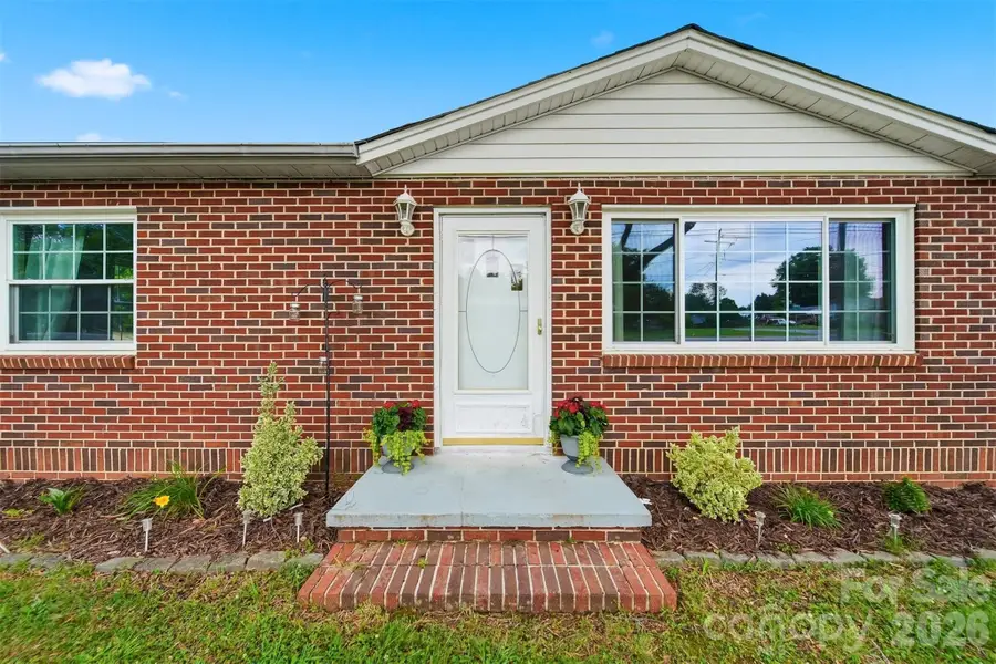 3526 16th Street Ne, Hickory, NC 28601 - #3