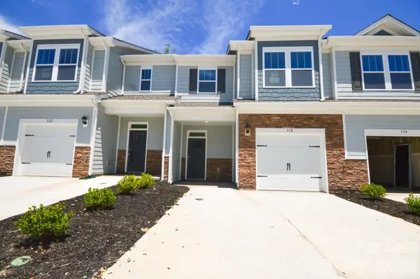 405 Creekview Road, Hendersonville, NC 28792