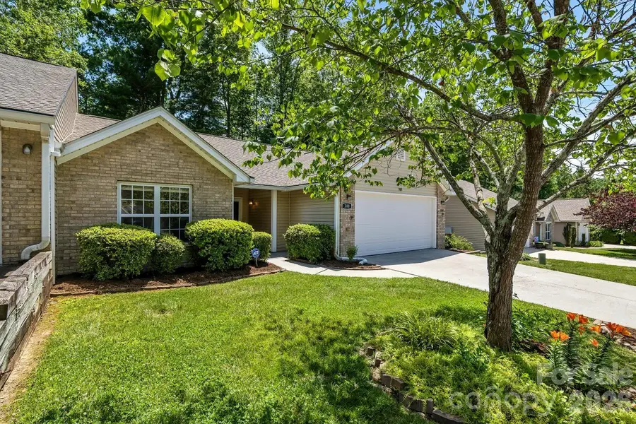 308 Wiltshire Circle, Fletcher, NC 28732 - #2