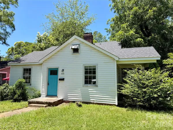 2825 Parkway Avenue, Charlotte, NC 28208