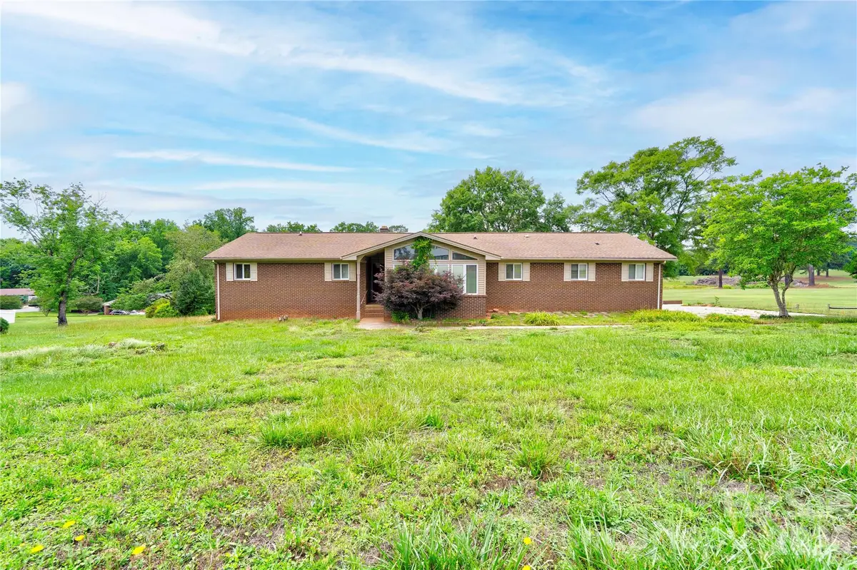 3016 Longwood Drive, Shelby, NC 28152 - #1