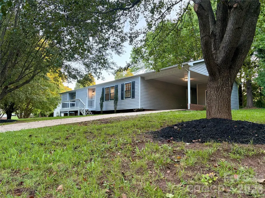 1880 Woodridge Circle, Hickory, NC 28602 - #2