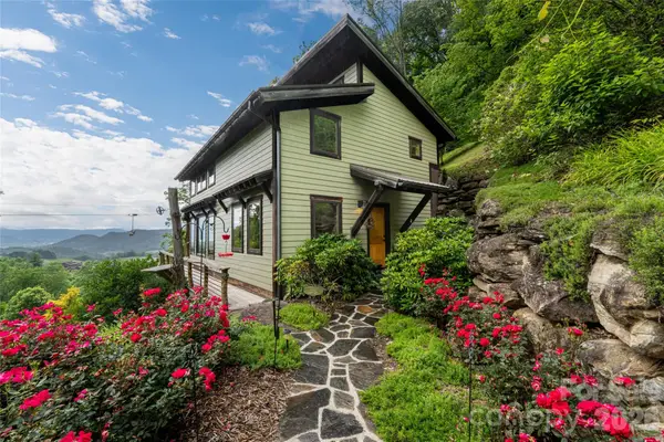 217 Natures Rest Lane, Clyde, NC 28721