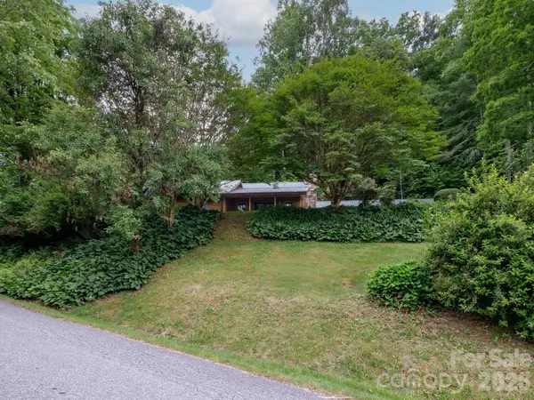 332 Island Cove Road, Penrose, NC 28766