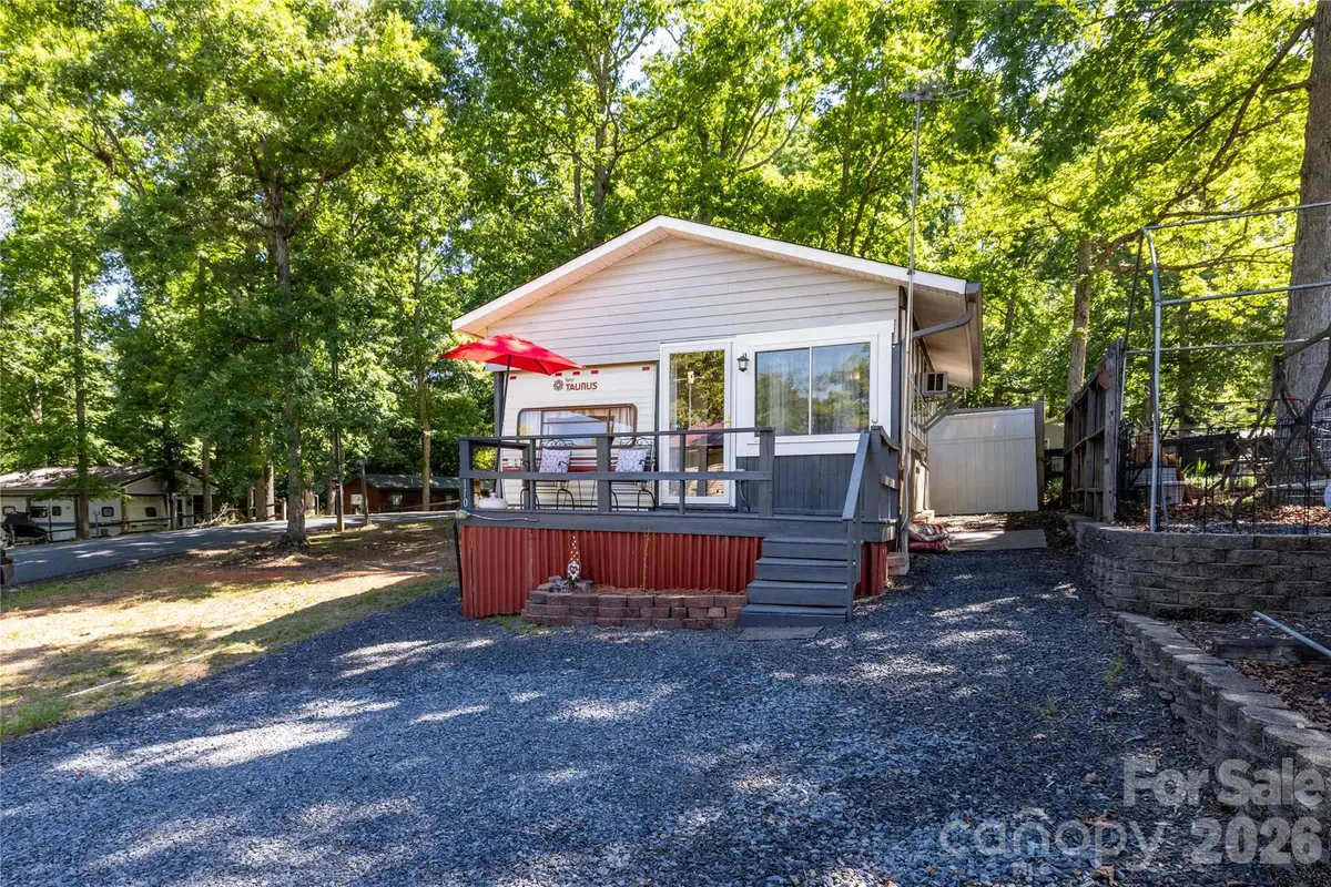 110 & 112 Laurel Ridge Ridge, Mount Gilead, NC 27306 - #1