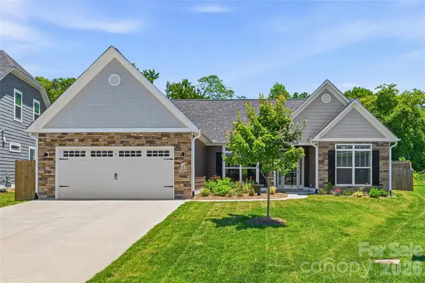 97 Spence Drive, Hendersonville, NC 28739