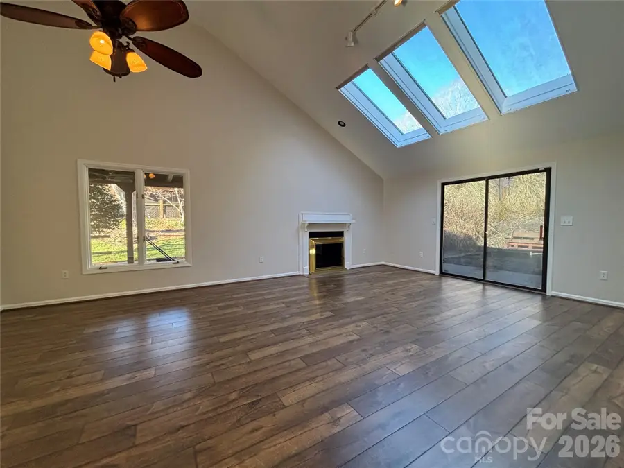 1754 12th Street Ne, Hickory, NC 28601 - #3