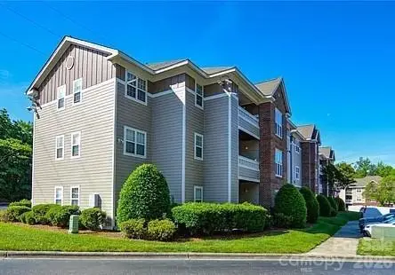 9810 Campus Walk Lane #H, Charlotte, NC 28262