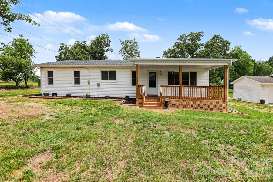 2724 Union Cross Church Road, Yadkinville, NC 27055 - #2