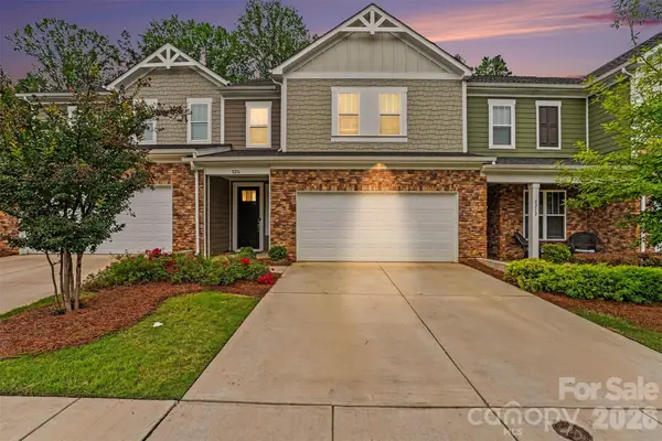 8216 Merryvale Lane, Charlotte, NC 28214