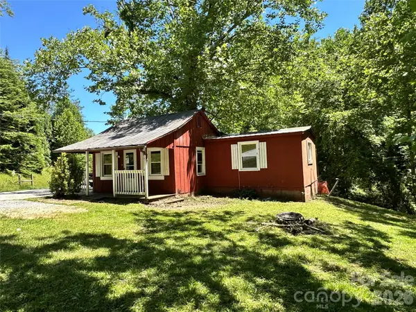 36 Range Road, Etowah, NC 28729