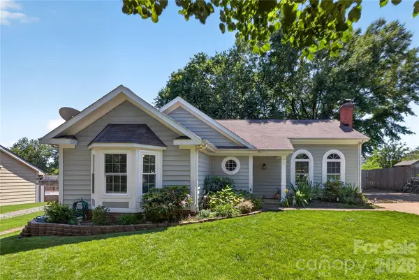 907 Gretna Green Drive, Charlotte, NC 28217