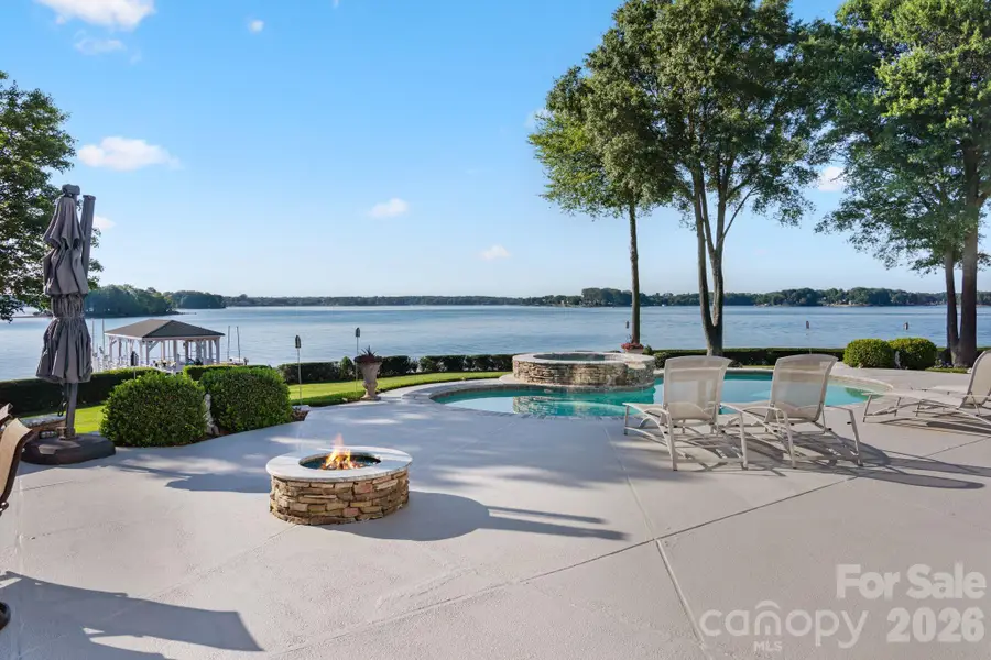 2477 Peninsula Shores Court, Denver, NC 28037 - #2