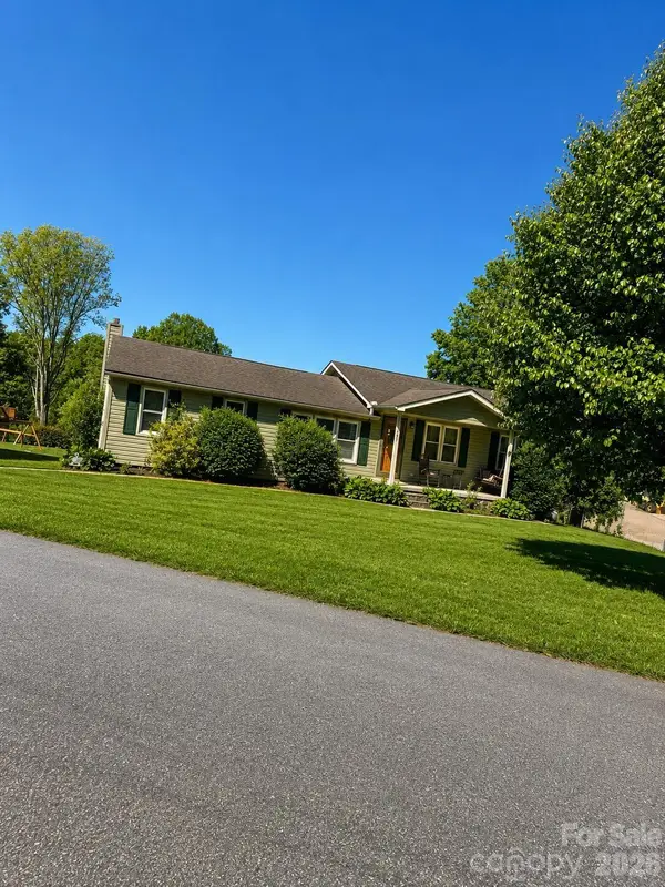 102 Phillips Road, Spruce Pine, NC 28777