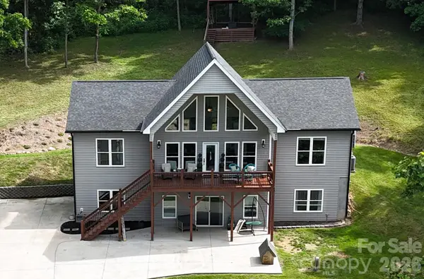 300 Green Meadow Lane, Mars Hill, NC 28754