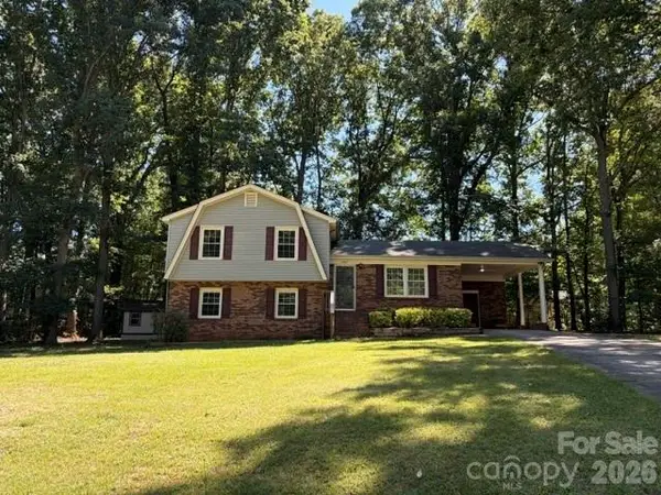 4617 Oakwood Circle, Gastonia, NC 28056