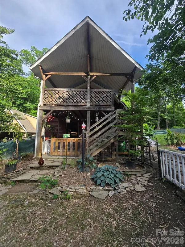 1480 Davis Mountain Road, Hendersonville, NC 28739