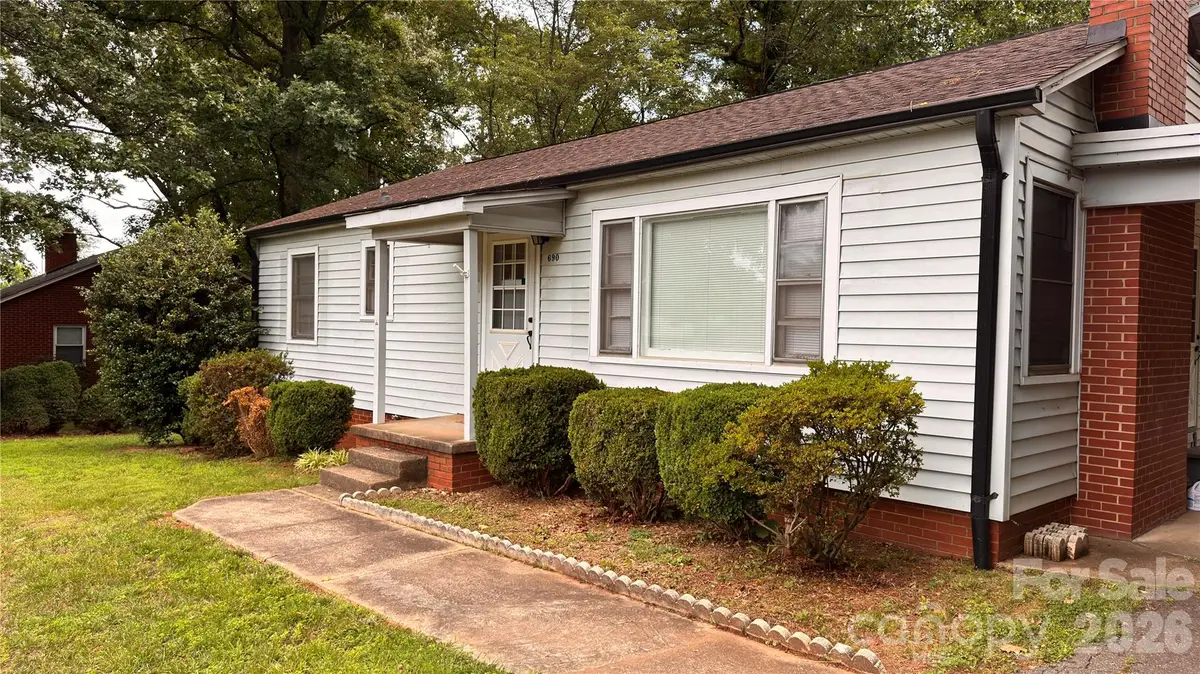 690 Brookdale Drive, Statesville, NC 28677 - #1