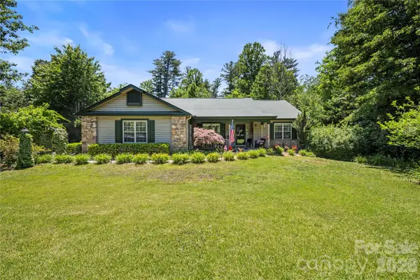 9 Tall Pines Road, Hendersonville, NC 28739