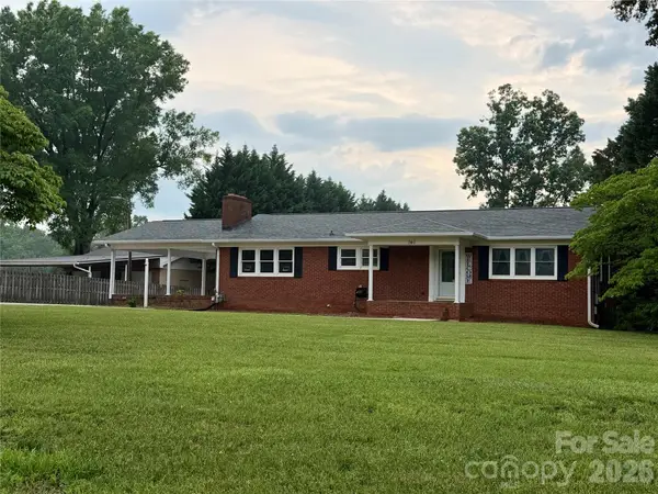 946 Shearers Road, Mooresville, NC 28115