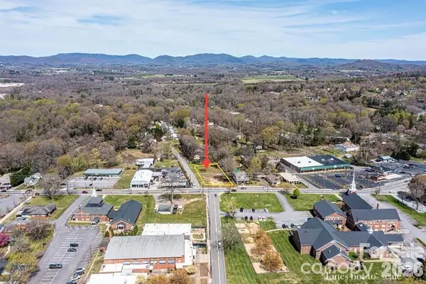 24 7th Street Nw, Taylorsville, NC 28681