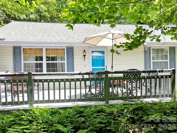 330 Sleepy Hollow Drive, Waynesville, NC 28785