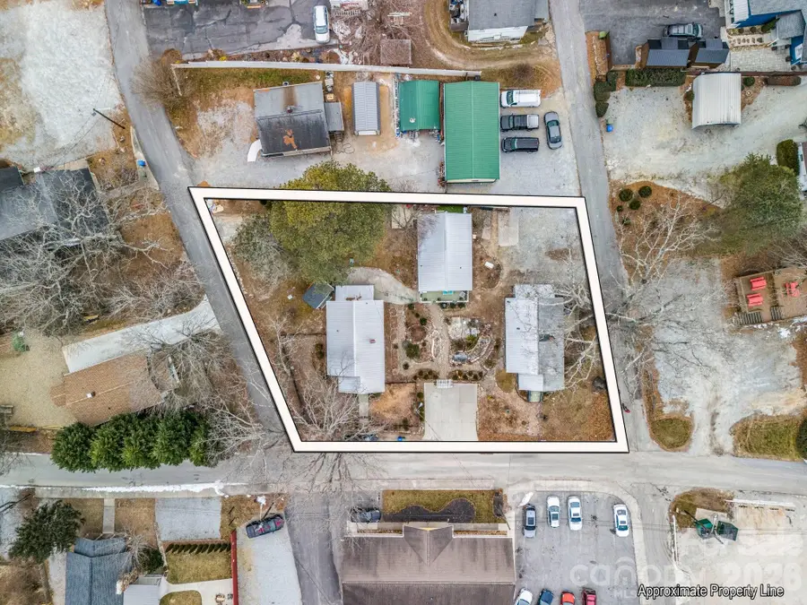 302 Davis Street, Hendersonville, NC 28739 - #2