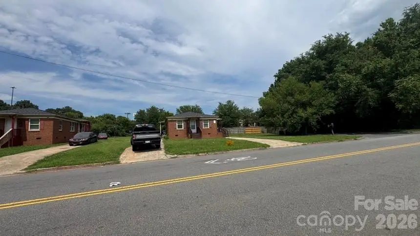 1661 &1665 Montana Drive, Charlotte, NC 28216 - #1