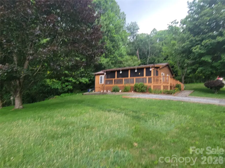131 Dahlia Lane, Waynesville, NC 28785 - #3