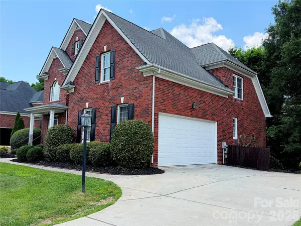 1332 Bershire Lane, Charlotte, NC 28262