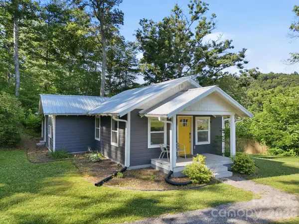 15 Old Fort Road, Fairview, NC 28730