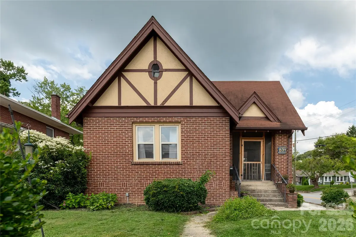 831 Oakland Street, Hendersonville, NC 28791 - #1