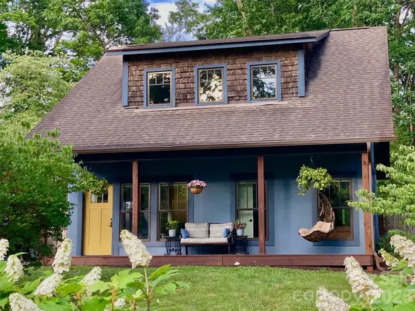 216 Hiawassee Avenue, Black Mountain, NC 28711