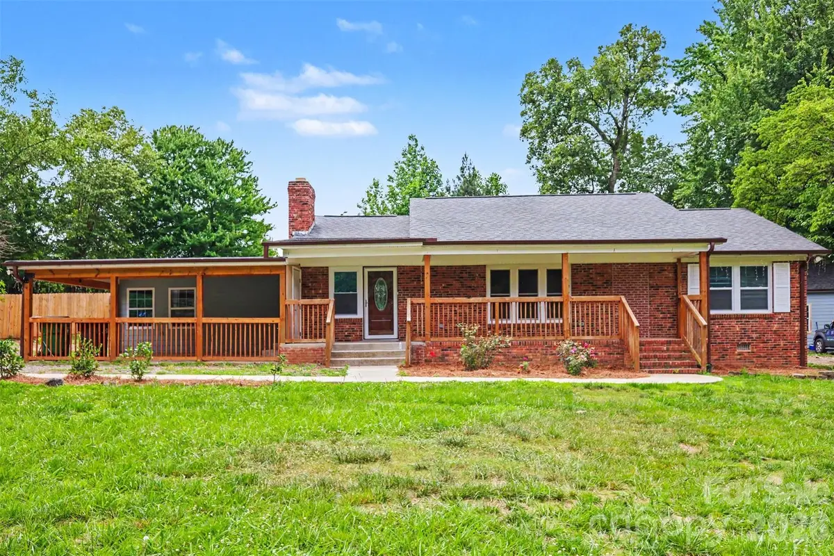 9902 Forest Drive, Charlotte, NC 28216 - #1