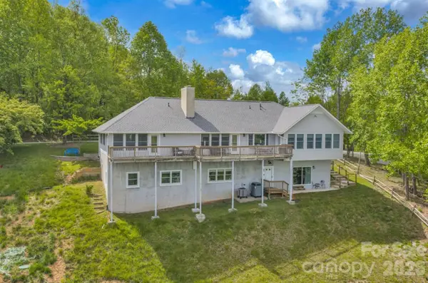 784 Alpine Drive, Seven Devils, NC 28604
