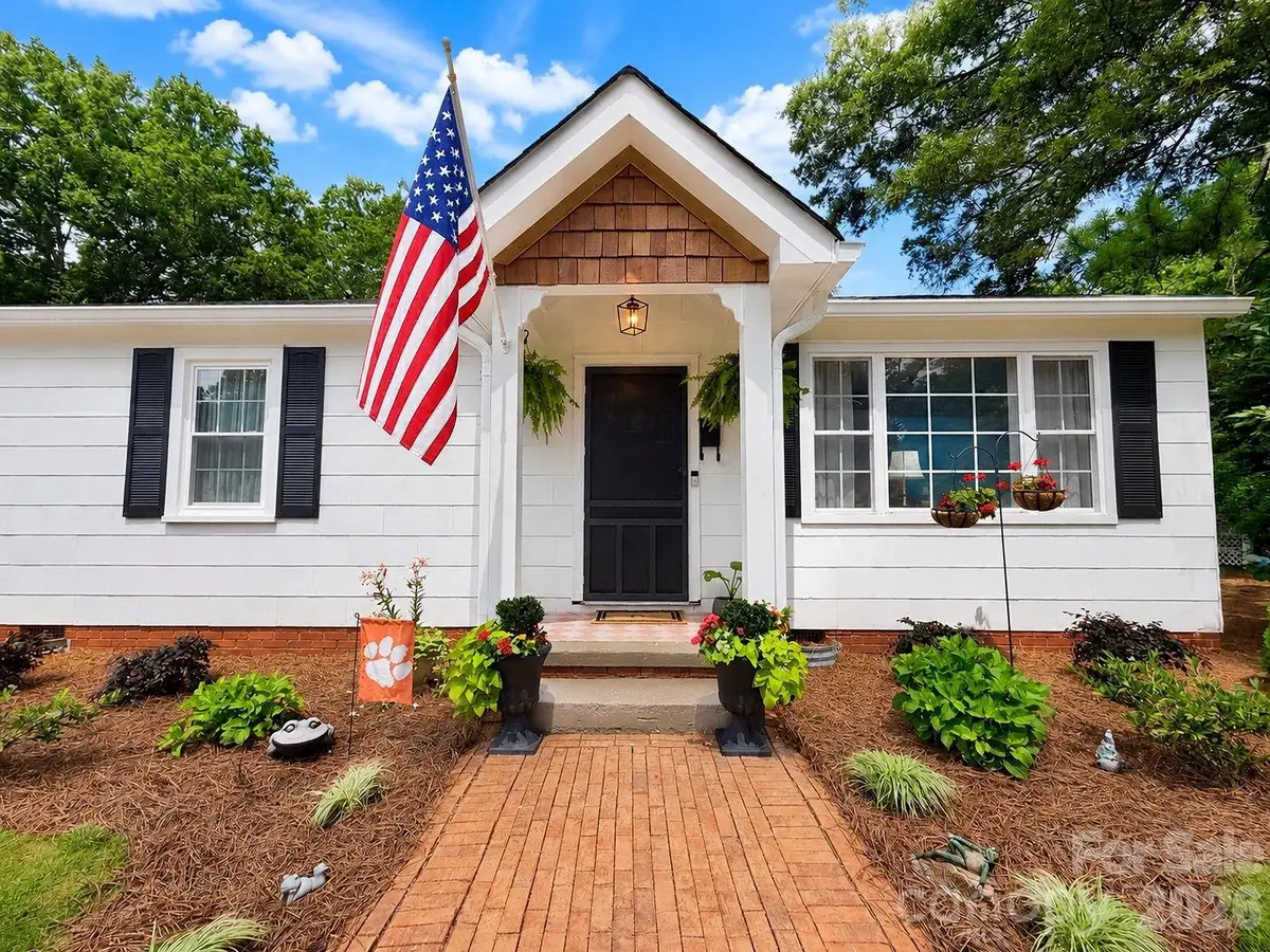 214 Oakwood Avenue, York, SC 29745 - #1