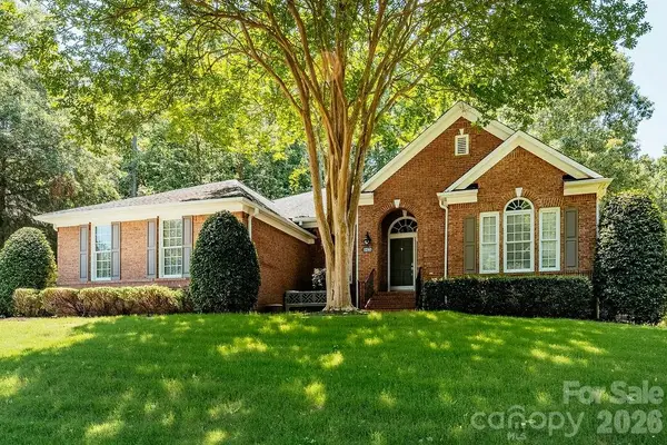 9425 Briarwick Lane, Charlotte, NC 28277