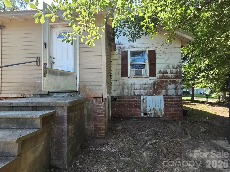10 Wilson Avenue, Great Falls, SC 29055 - #3