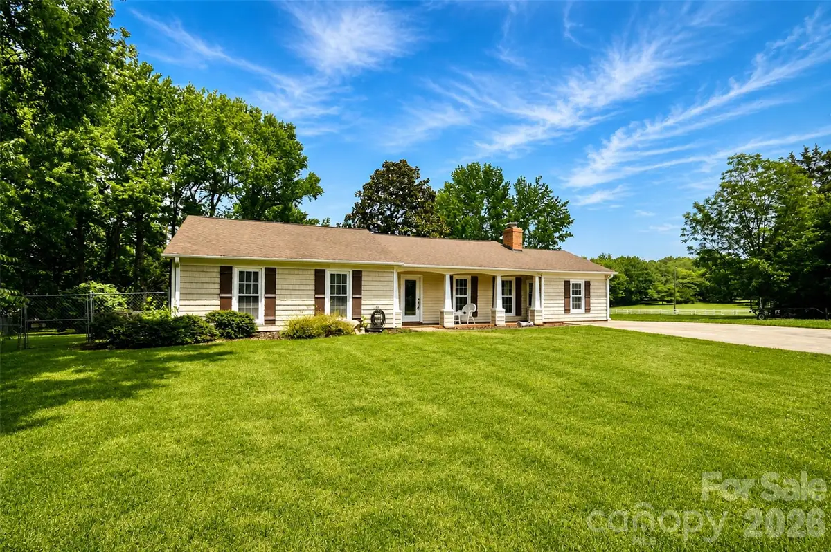 7904 Saddleview Court, Charlotte, NC 28215 - #1