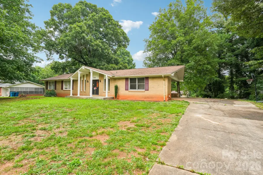 2130 23rd Street Place Ne, Hickory, NC 28601 - #3