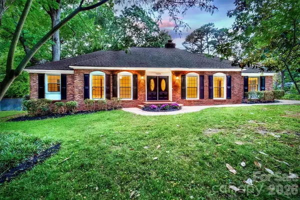 1025 S Magnolia Street, Mooresville, NC 28115