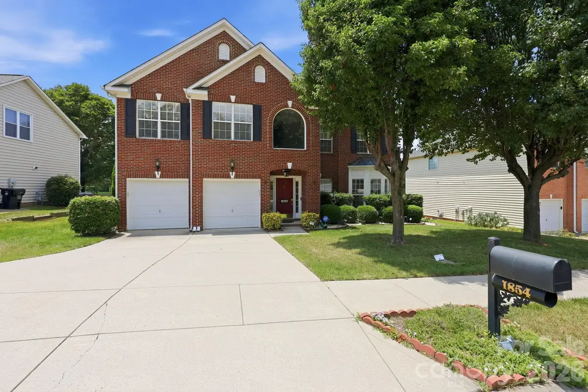 1854 Briarcrest Drive Nw, Charlotte, NC 28269 - #1