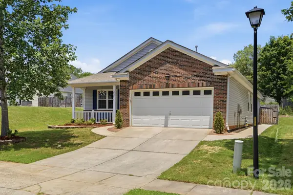 2211 Savannah Hills Drive, Matthews, NC 28105