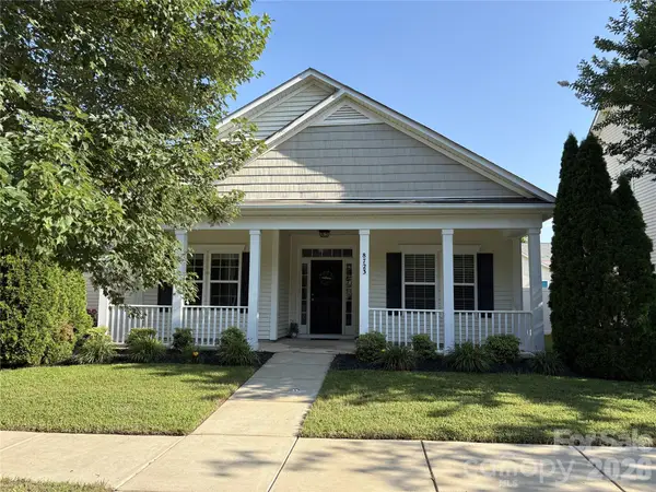 8723 Westwind Point Drive, Cornelius, NC 28031