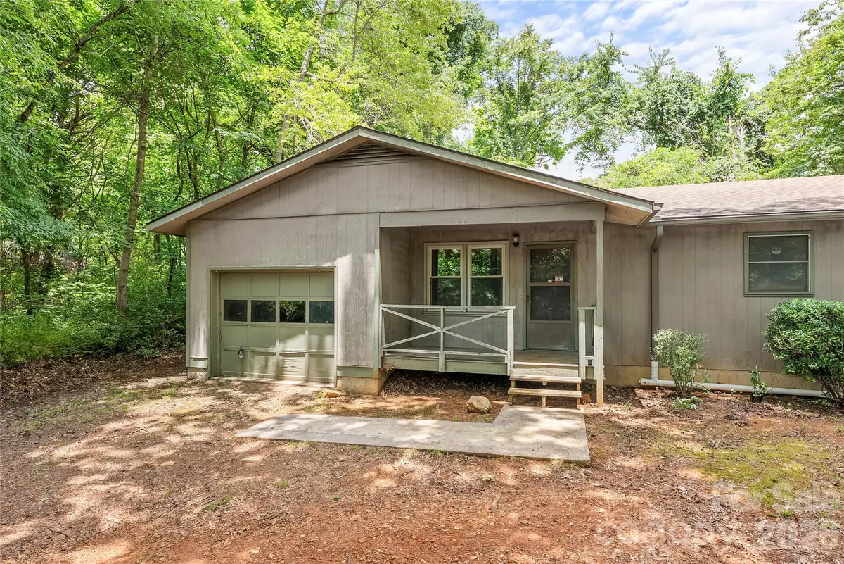 100 Stonewall Avenue, Swannanoa, NC 28778 - #1