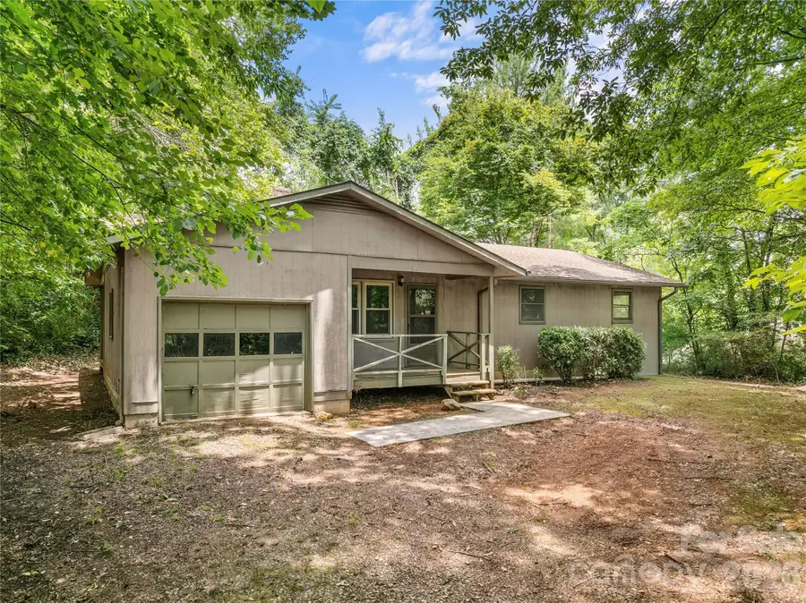 100 Stonewall Avenue, Swannanoa, NC 28778 - #2