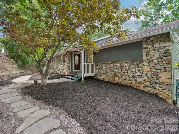 10 Chestnut Top Circle, Mills River, NC 28759